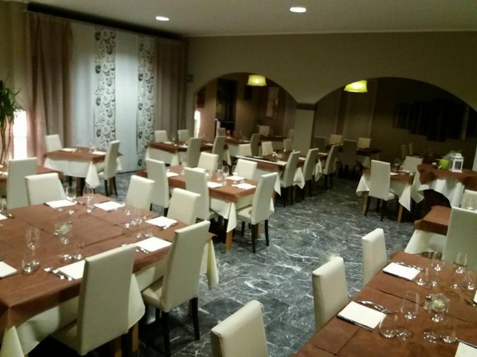 Osteria Angeli Neri 호텔 카바초 카르니코 외부 사진